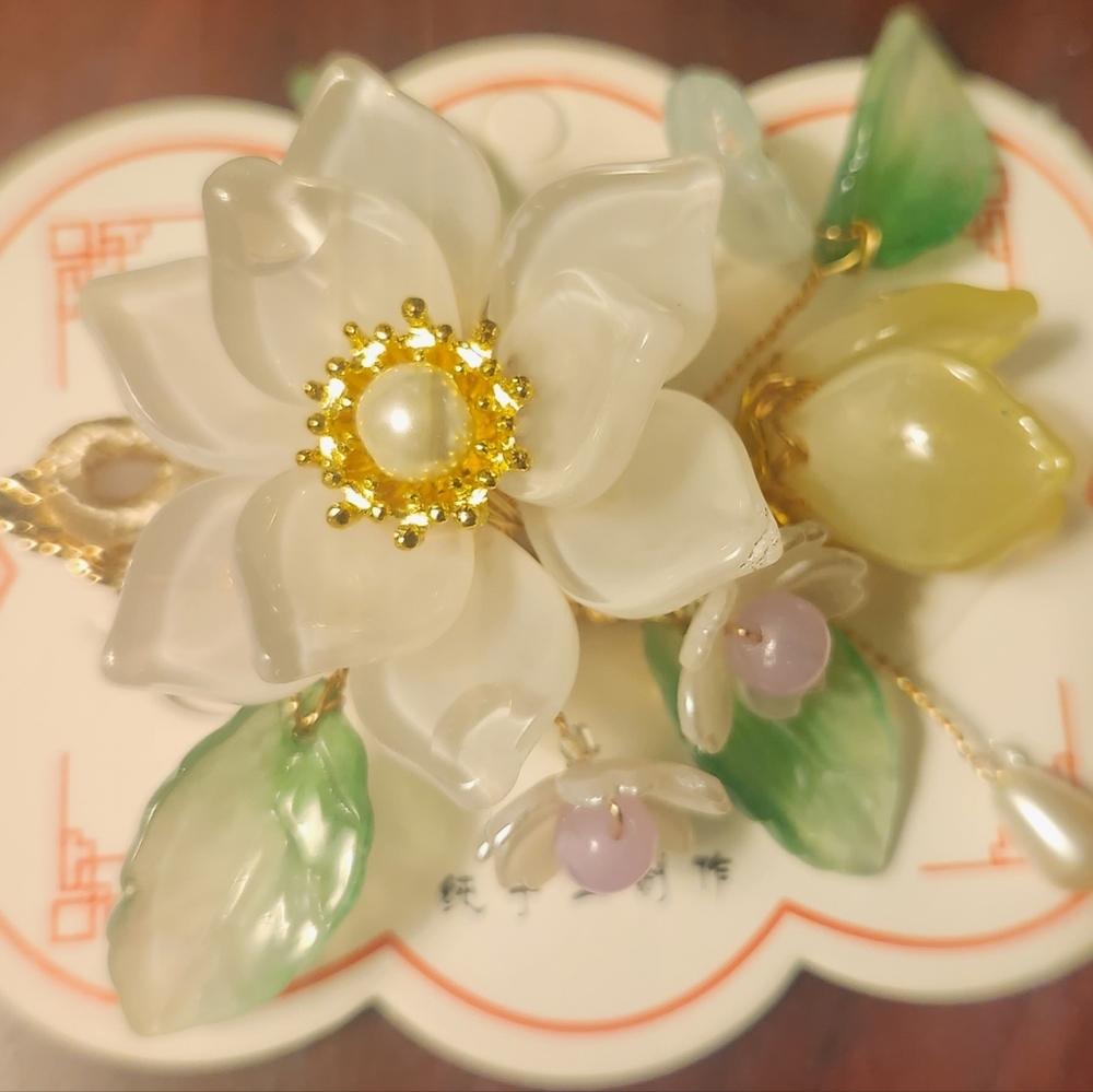 100% handmade flower-shape hairpin